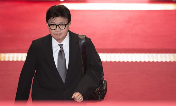 국회 본청 들어서는 한동훈 의원
