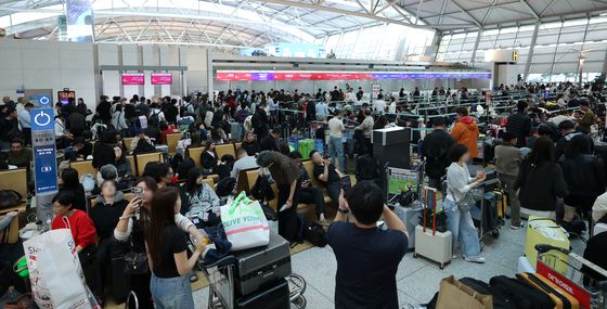 인천공항 항공사 네트워크 장애…출국 수속 지연