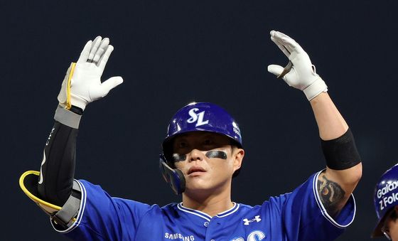 세리머니하는 류지혁