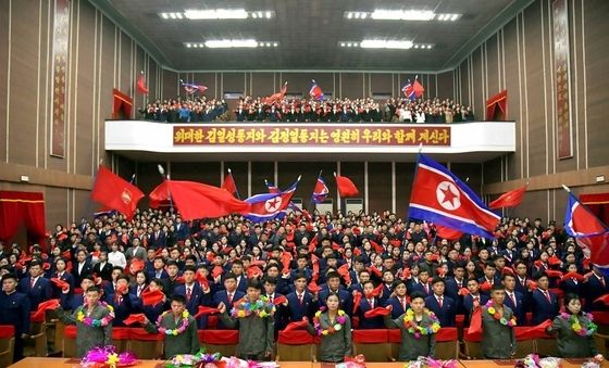 北 평양 청년들, 건설현장 탄원 진출…"당 결정 관철"