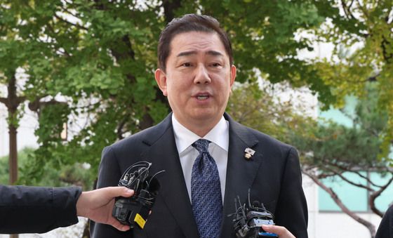 6개월만 재소환 김병기 "무혐의 입증할 것"