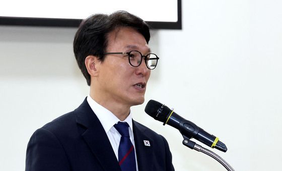 축사하는 김민석 대표
