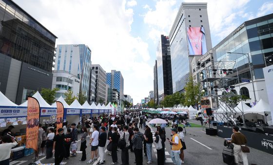 축제 즐기는 시민들로 붐비는 강남페스티벌