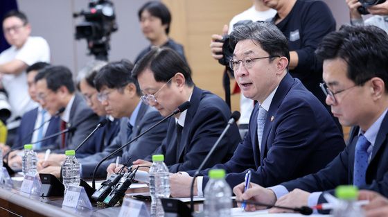 이억원 “금융권 침해 사고, AI 활용 해킹공격 가능성 배제 못해”