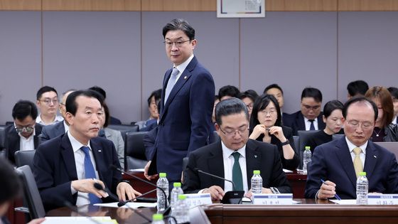 금융권 침해사고 긴급 점검회의 참석하는 이억원 금융위원장