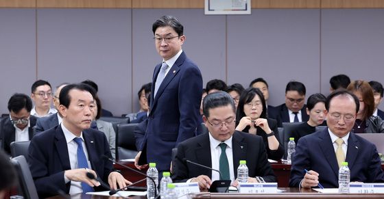 AI 광범위 공격에 금융권 '비상'
