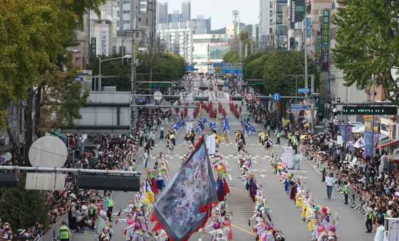 흥겨운 우리 가락과 함께