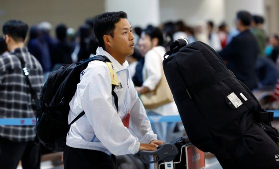 귀국하는 문도엽