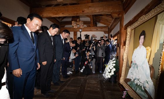 고 육영수 여사 생가 방문한 장동혁 국민의힘 대표