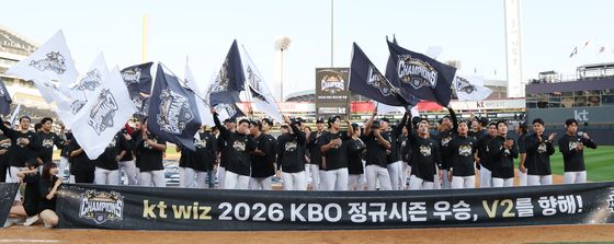 KT 정규리그 우승, V2 달성
