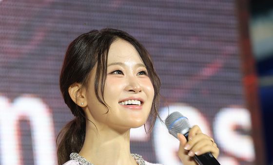 김다현, 부산영화제 전야제 MC