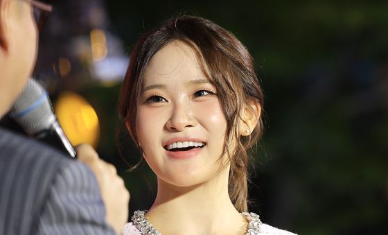 김다현, 부산에 퍼지는 사랑 미소
