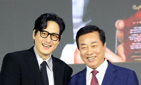 감사패 받은 박해준