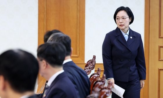 한성숙 국무총리, 금융.공공기관 개인정보 유출 관련 회의 참석하는 한성숙 총리