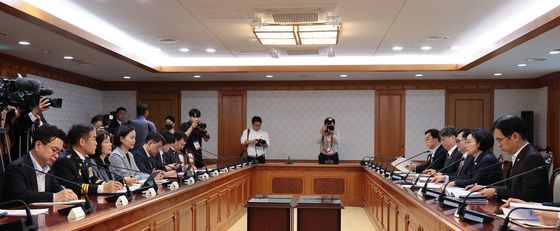 한성숙 국무총리, 금융.공공기관 개인정보 유출 관련 회의 주재