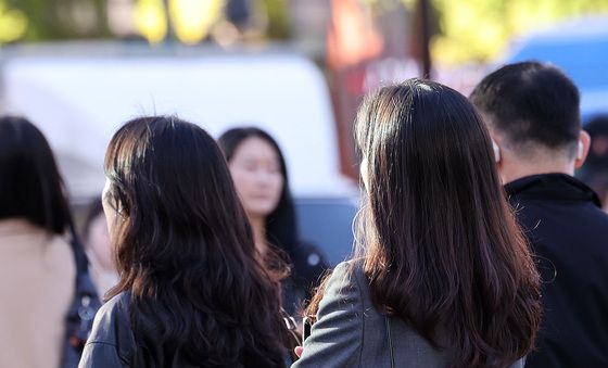 가을 추위에 어깨가 '으쓱'