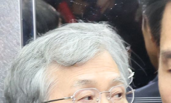 [국감] 법사위 회의실로 향하는 조희대 대법원장