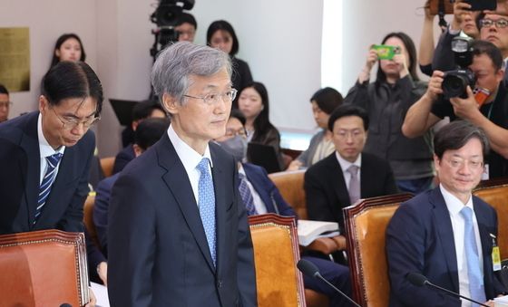 국정감사 출석하는 조희대 대법원장