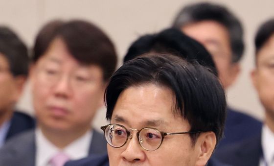 [국감] 답변하는 김정관 장관
