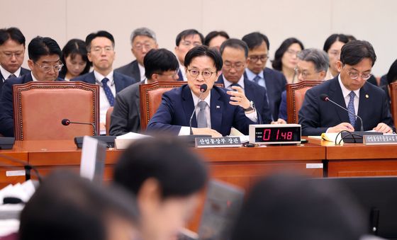 [국감] 답변하는 김정관 산업부 장관