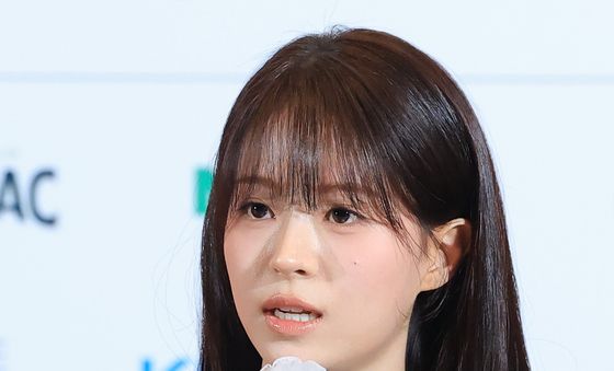 BIFF 개막작 기자회견 참석한 전소영