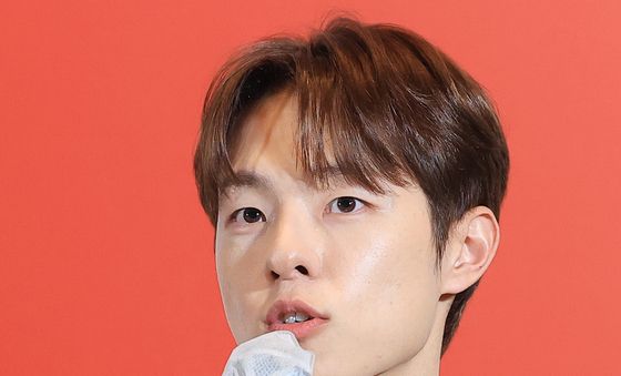 인사말 하는 김동휘