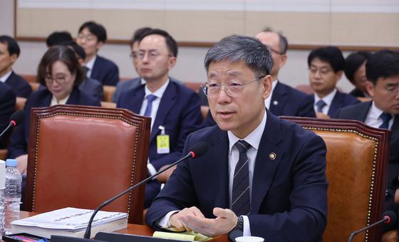 [국감] 이석한 조희대 대법원장 , 답변하는 노경필 처장