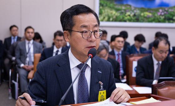 [국감] 답변하는 김동호 한국국제협력단 이사장 직무대행