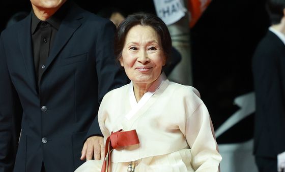 김혜자, 여전히 찬란하게