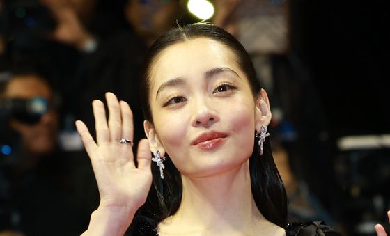김민하, 우아한 인사