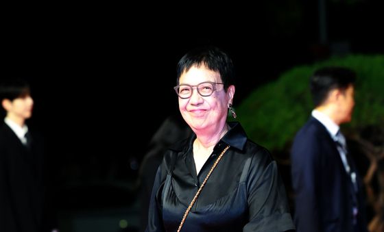 레드카펫 밟는 허안화 감독