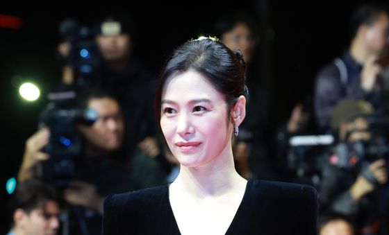 김현주, 자체발광