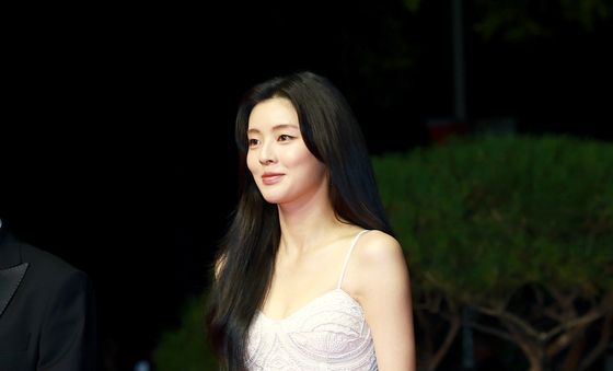 이선빈, 순백의 눈부심