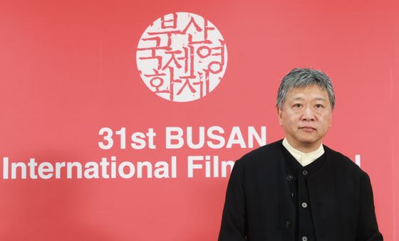 부산 찾은 일본의 거장 고레에다 히로카즈 감독
