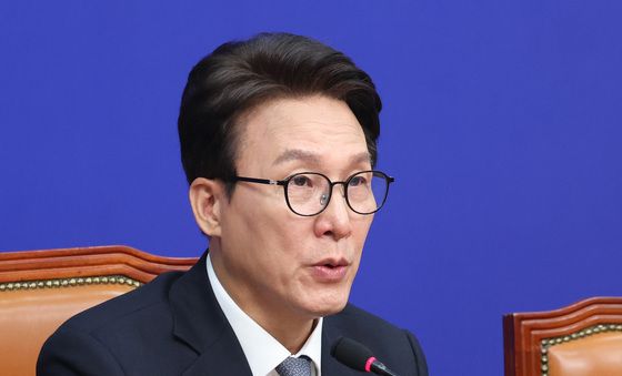 최고위원회의 발언하는 김민석