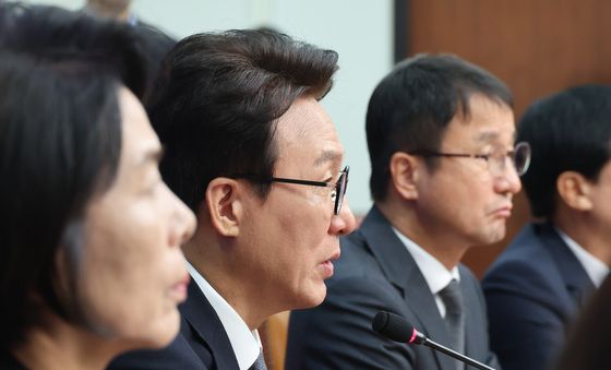 최고위 발언하는 김민석 대표