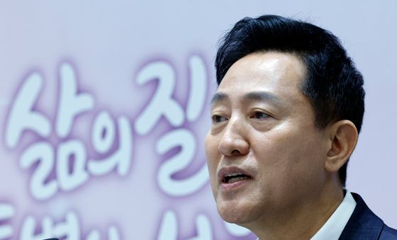 현안 관련 질문에 답하는 오세훈 시장