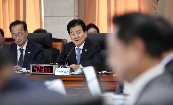 [국감] 답변하는 정동영 장관