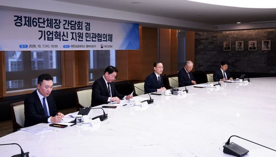 인사말하는 이형일 부총리