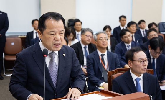 [국감] 인사말하는 위철환 중앙선관위원장 직무대행