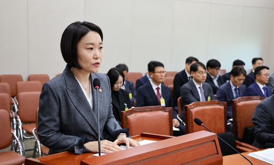 [국감] 업무 보고하는 이소영 장관
