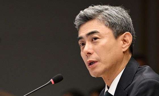 [국감] 답변하는 강신철 국방장관
