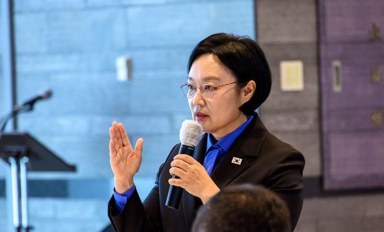출입기자단 오찬간담회 발언하는 한성숙 국무총리