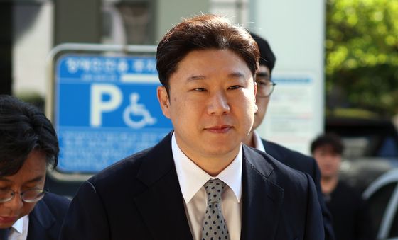 법원 출석한 진종오, 징계 효력정지 가처분 심문