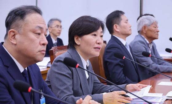 [국감] 국정감사 답변하는 송미령 장관
