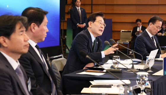 한국형 녹색대전환 전략 국민보고회 발언하는 이재명 대통령