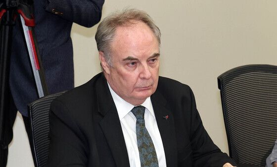 경청하는 제프 로빈슨 주한 호주대사