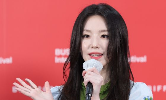 아이들 슈화, 첫 주연작으로 BIFF 나들이 영광