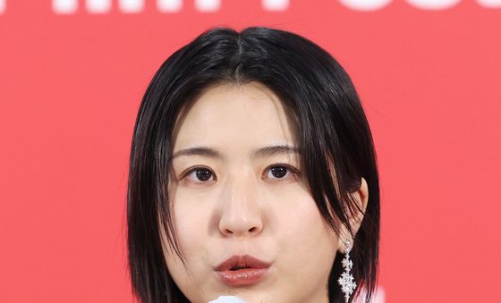 인사말 하는 '오래오래 행복하게' 진선