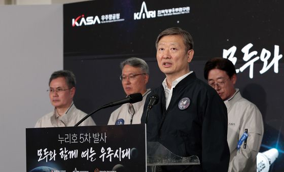 누리호 5차 발사 결과 브리핑 참석한 이상철 항우연 원장